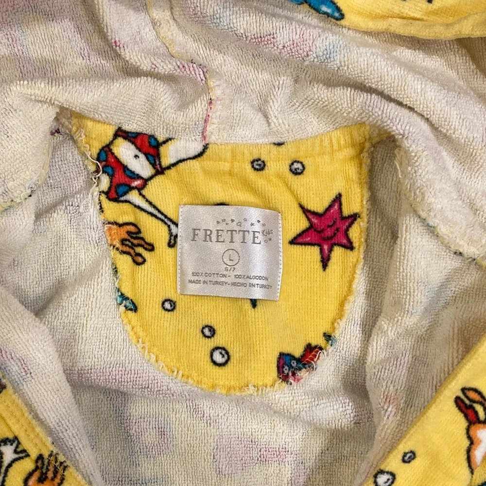 Yellow Cartoon Character Robe - Picture 2 of 4